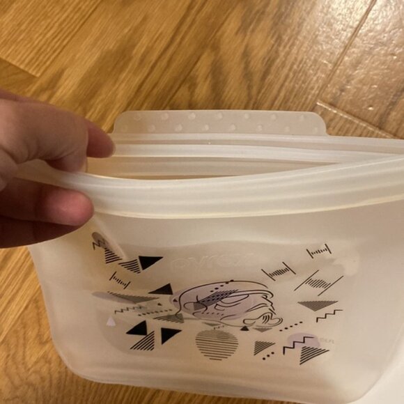 PYREX Star Wars Reusable Platinum Silicone Storage Bag - Sandwich Size (New) - Picture 10 of 12